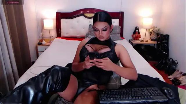 Image 12 of donia_maria Stream on Chaturbate on 1 month ago
