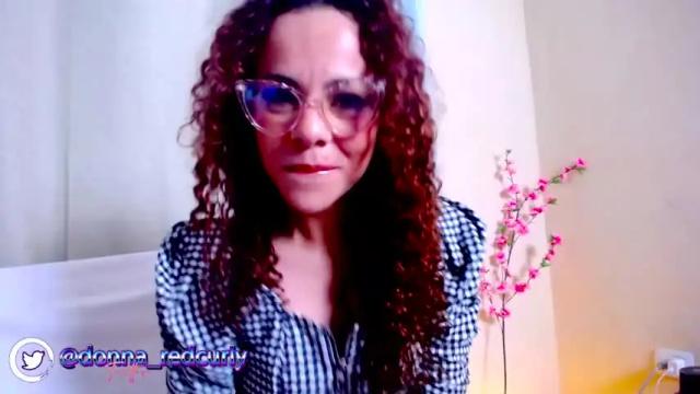 Image 2 of donnacurlysunshine Stream on Chaturbate on 16 months ago