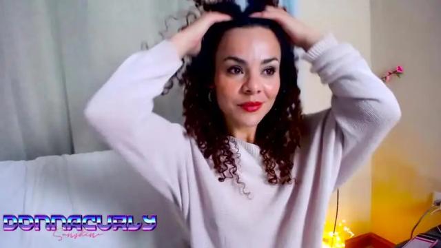 Image 7 of donnacurlysunshine Stream on Chaturbate on 16 months ago