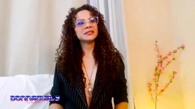 Image 8 of donnacurlysunshine Stream on Chaturbate on 15 months ago