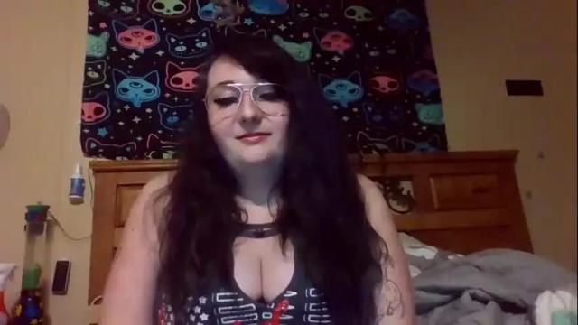 Image 2 of doobieashtray Stream on Chaturbate on 17 months ago