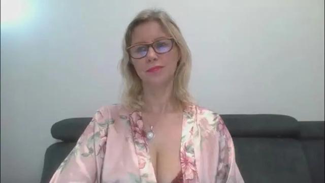 Image 7 of doreenkiss Stream on Chaturbate on 1 month ago