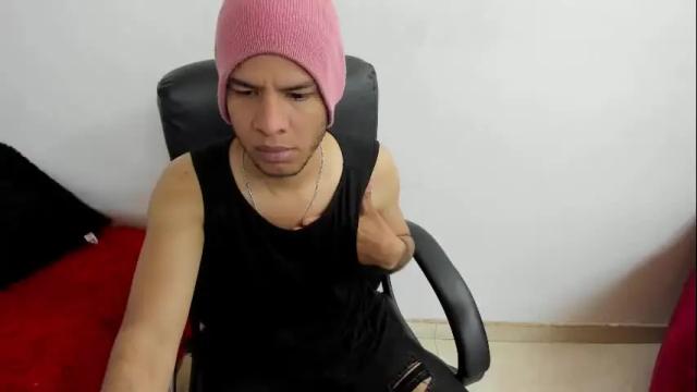 Image 3 of dorian_balaklava Stream on Chaturbate on 22 months ago