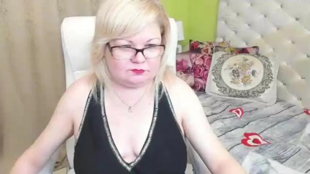 Image 4 of dorramay Stream on Chaturbate on 14 months ago