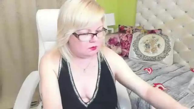 Image 8 of dorramay Stream on Chaturbate on 14 months ago
