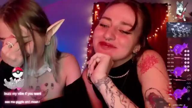 Image 4 of doublecutetrouble Stream on Chaturbate on 18 months ago