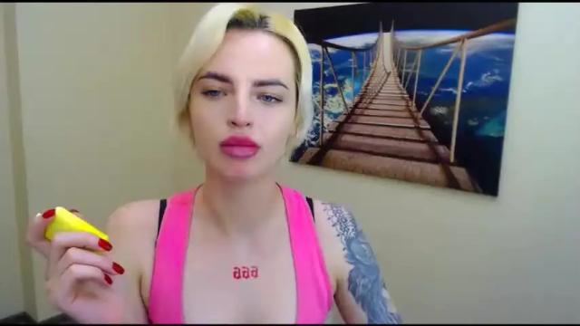 Image 2 of dove_cameron1 Stream on Chaturbate on 15 months ago