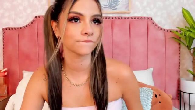 Image 10 of dove_kameron Stream on Chaturbate on 14 months ago
