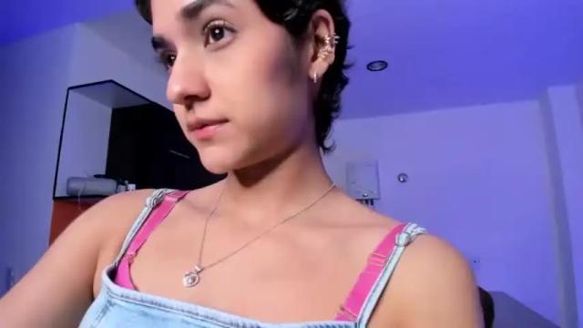 Image 7 of doyouliikemoka Stream on Chaturbate on 15 months ago