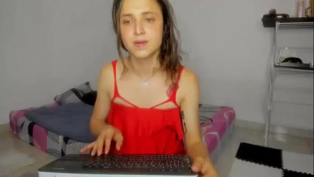 Image 2 of dreams_elian_moore Stream on Chaturbate on 1 month ago
