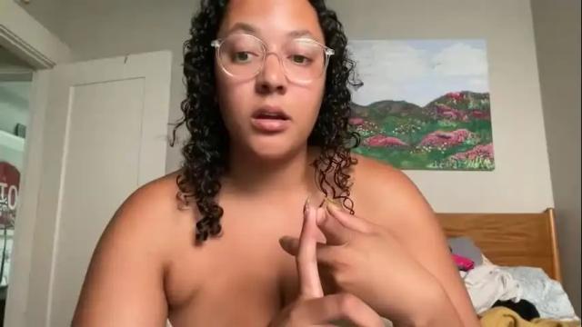 Image 10 of dreamyriri Stream on Chaturbate on 29 days ago