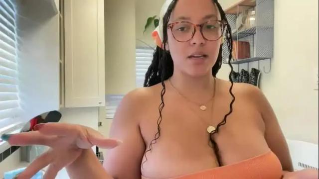 Image 8 of dreamyriri Stream on Chaturbate on 17 days ago