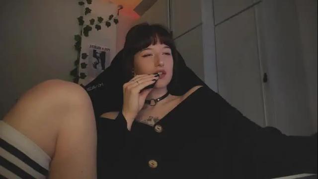 Image 12 of drugidiot_ Stream on Chaturbate on 1 month ago