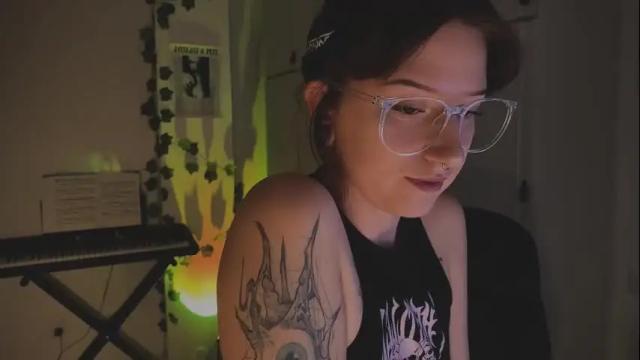 Image 4 of drugidiot_ Stream on Chaturbate on 1 month ago