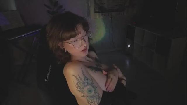 Image 4 of drugidiot_ Stream on Chaturbate on 10 days ago