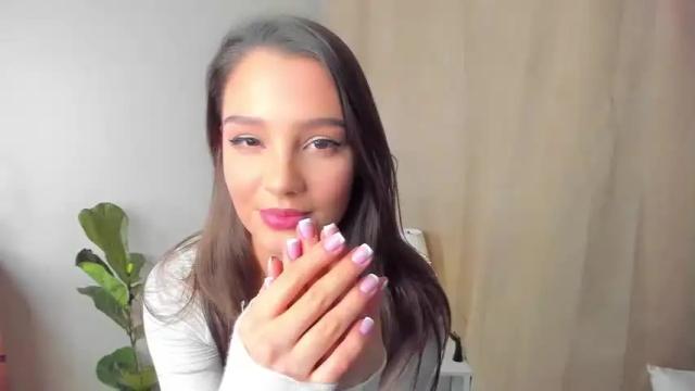 Image 7 of dufni_duff Stream on Chaturbate on 16 months ago