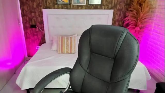 Image 4 of dulce__love69 Stream on Chaturbate on 1 month ago