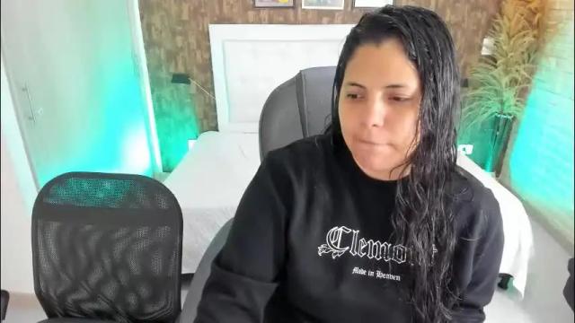 Image 2 of dulce__love69 Stream on Chaturbate on 3 months ago