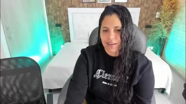 Image 6 of dulce__love69 Stream on Chaturbate on 3 months ago