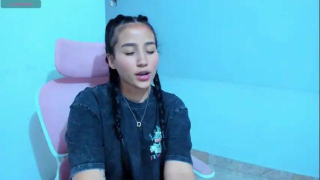 Image 2 of dulce_acosta Stream on Chaturbate on 1 month ago