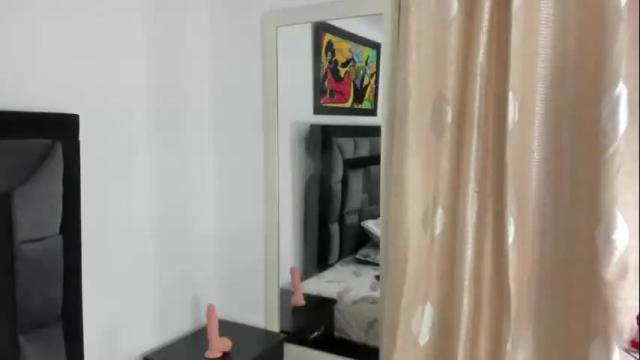 Image 6 of dulce_amg Stream on Chaturbate on 1 month ago