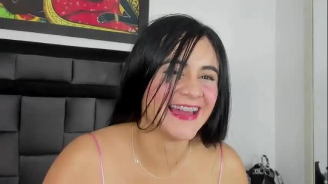 Image 2 of dulce_amg Stream on Chaturbate on 21 days ago