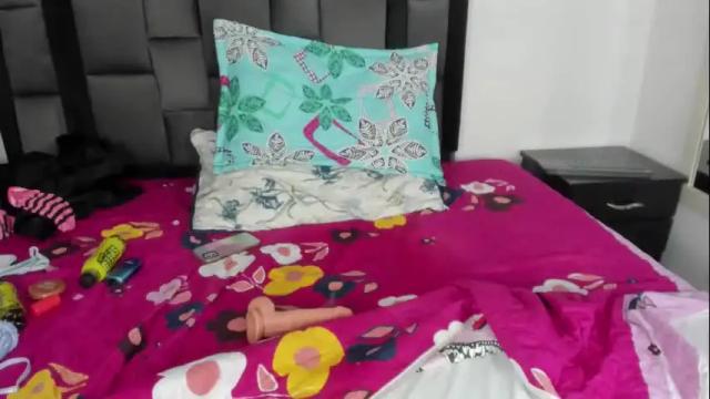 Image 11 of dulce_amg Stream on Chaturbate on 5 days ago