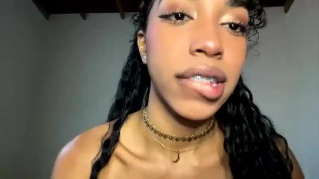 Image 12 of dulce_browwn22 Stream on Chaturbate on 13 months ago