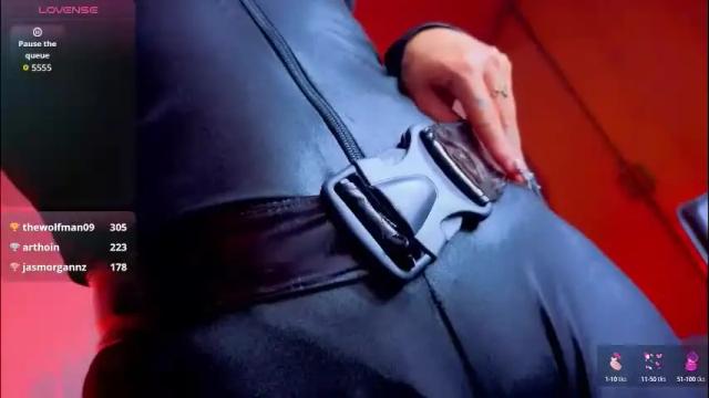 Image 8 of dulce_charlottee Stream on Chaturbate on 1 month ago