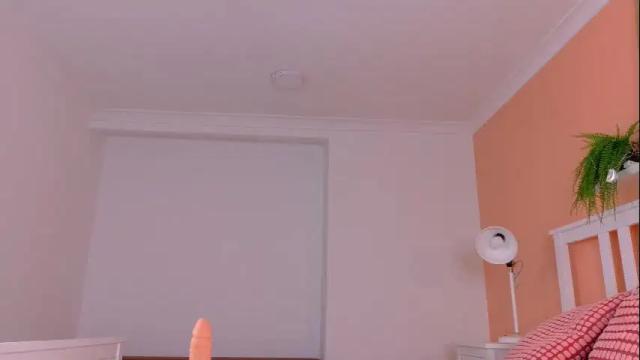 Image 2 of dulceaurora_ Stream on Chaturbate on 1 month ago