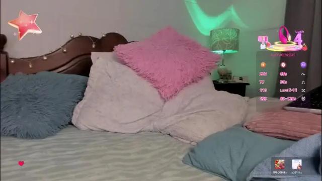 Image 10 of dulcejulia Stream on Chaturbate on 15 days ago