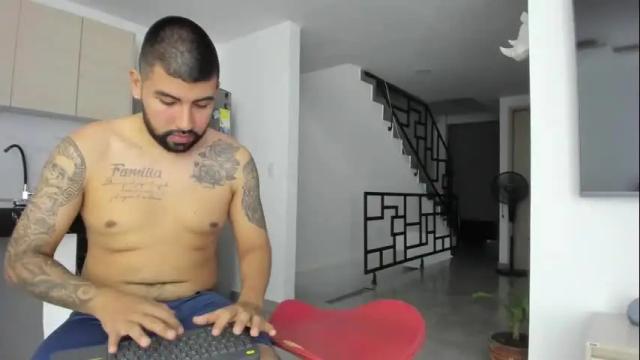 Image 11 of dulceromance Stream on Chaturbate on 1 month ago