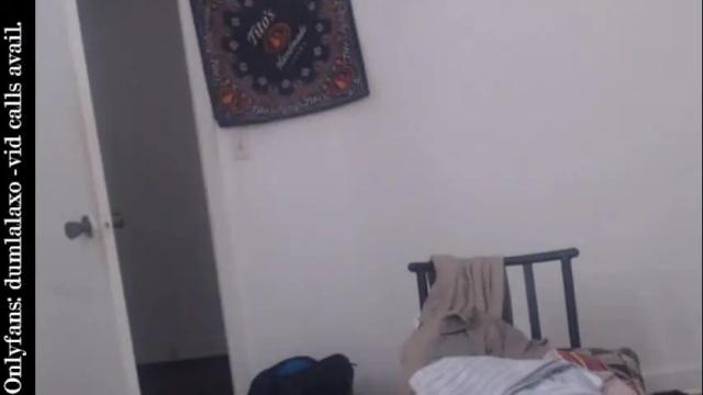 Image 2 of dumlala Stream on Chaturbate on 22 hours ago