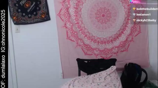 Image 12 of dumlala Stream on Chaturbate on 8 days ago