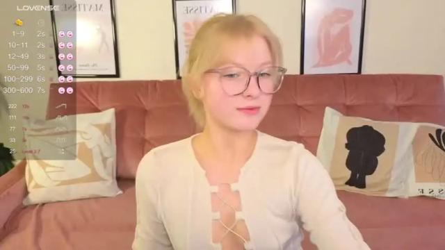 Image 3 of duo_moonlight Stream on Chaturbate on 14 months ago