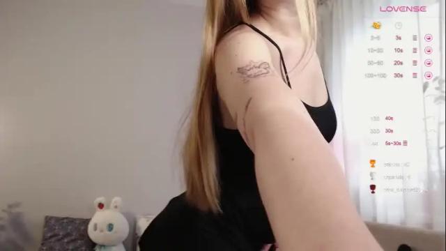 Image 4 of duomoon Stream on Chaturbate on 28 days ago