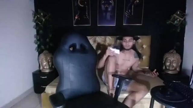 Image 7 of dxrtylatinsex Stream on Chaturbate on 19 months ago