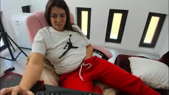 Image 3 of dyanakaylin Stream on Chaturbate on 1 month ago