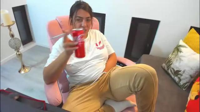 Image 2 of dyanakaylin Stream on Chaturbate on 1 month ago