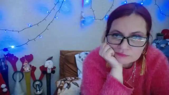 Image 2 of dyannelovee Stream on Chaturbate on 16 months ago