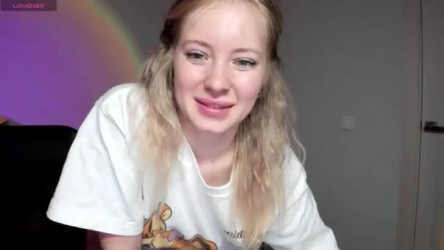 Image 6 of e__lisa Stream on Chaturbate on 19 months ago