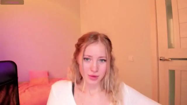 Image 10 of e__lisa Stream on Chaturbate on 19 months ago