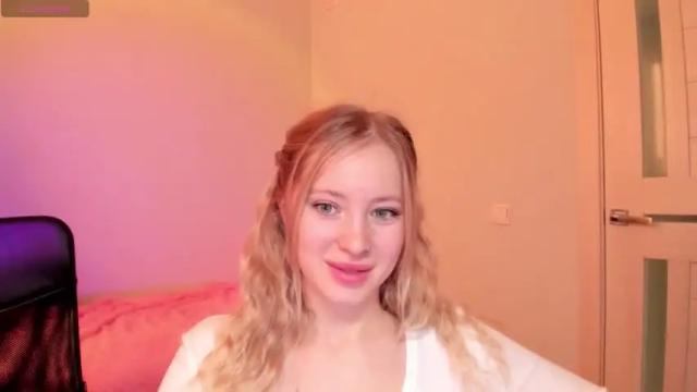 Image 7 of e__lisa Stream on Chaturbate on 19 months ago