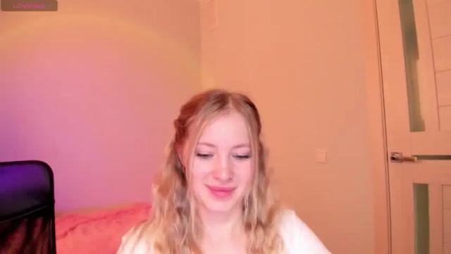 Image 8 of e__lisa Stream on Chaturbate on 19 months ago