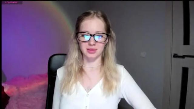 Image 10 of e__lisa Stream on Chaturbate on 19 months ago