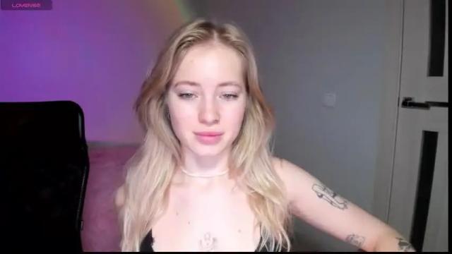 Image 8 of e__lisa Stream on Chaturbate on 19 months ago