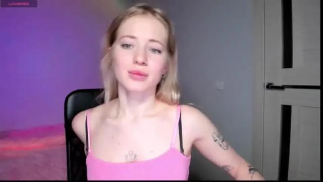 Image 10 of e__lisa Stream on Chaturbate on 19 months ago