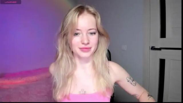 Image 7 of e__lisa Stream on Chaturbate on 19 months ago