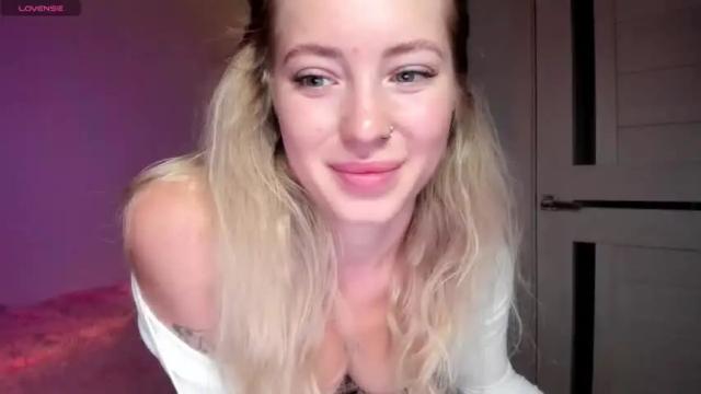 Image 7 of e__lisa Stream on Chaturbate on 18 months ago