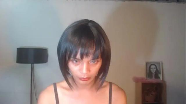 Image 3 of ebony_enchantress Stream on Chaturbate on 3 months ago